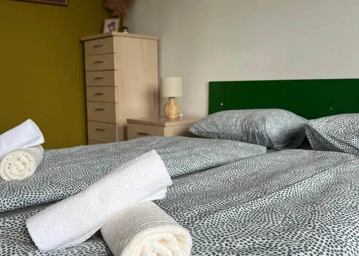 - Free Parking דירה